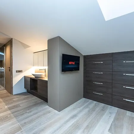 Wishlist Residences Skyloft Old Town Square