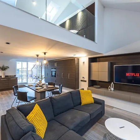 Apartamento Wishlist Residences Skyloft Old Town Square